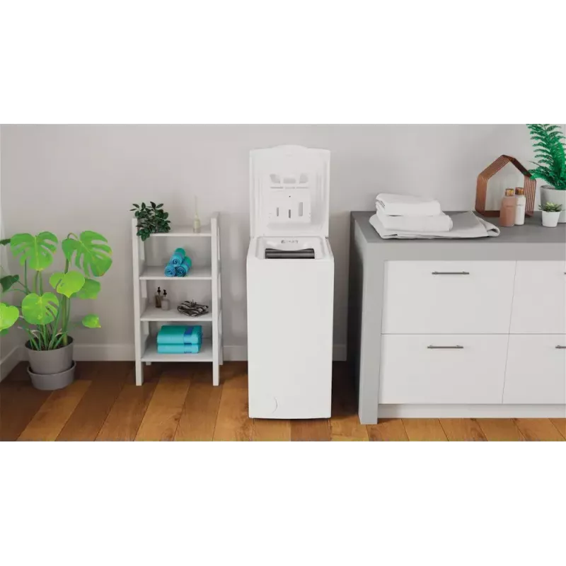 Skalbimo mašina su viršutiniu įkrovimu Indesit BTW L60400 EE/N — 6 kg, 1000 aps./min., 400×600×900 mm, balta