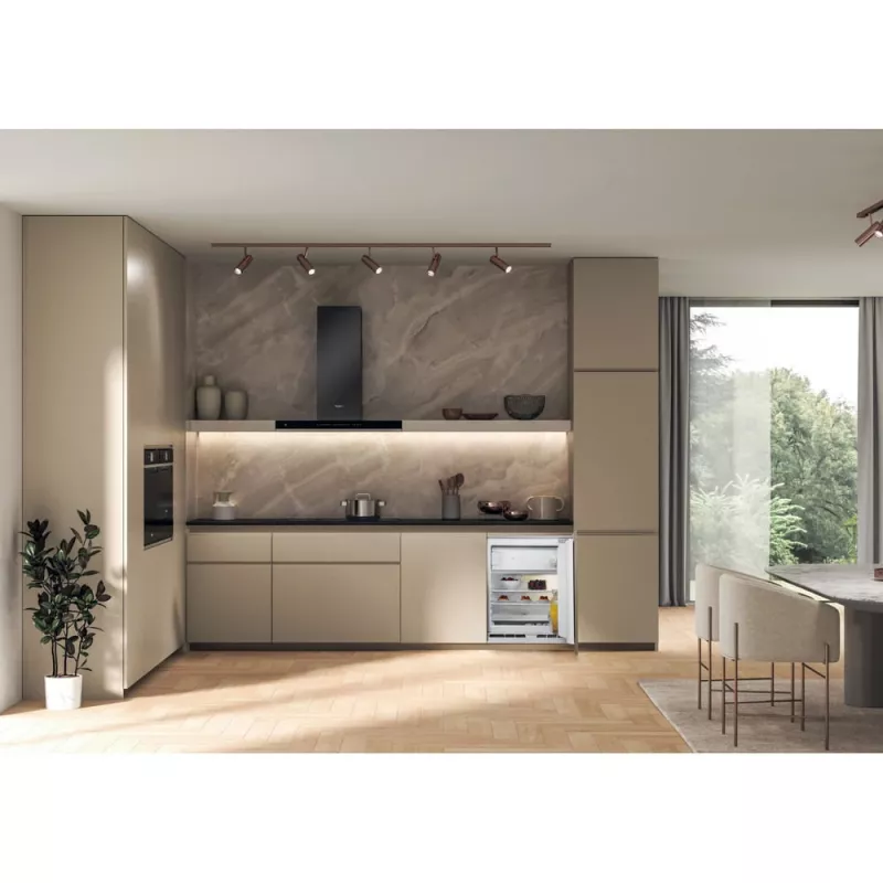 Whirlpool WBUF011 kombinuotas šaldytuvas Pastatomas po stalviršiu 126 L