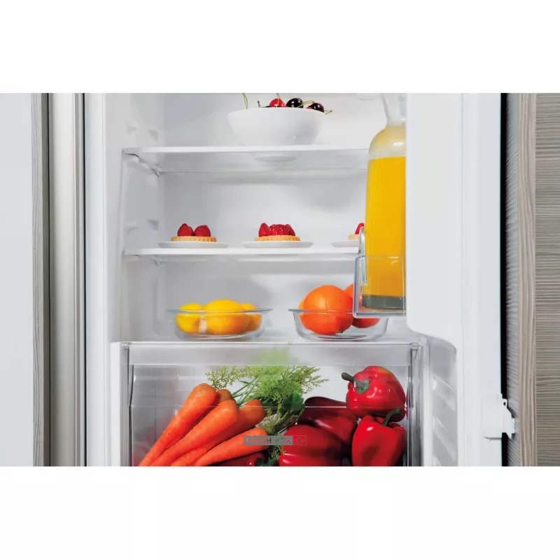 Whirlpool ARG 7342 kombinuotas šaldytuvas Įmontuojamas 189 L Balta