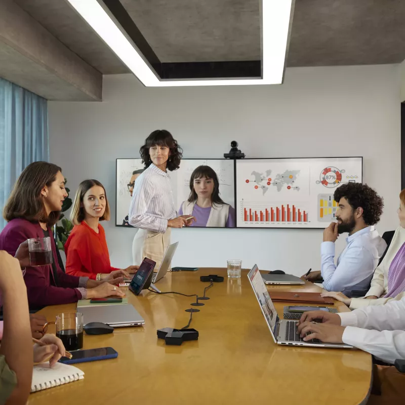 HP Poly Studio E60 Smart Camera 4K MPTZ su 12x optiniu priartinimu