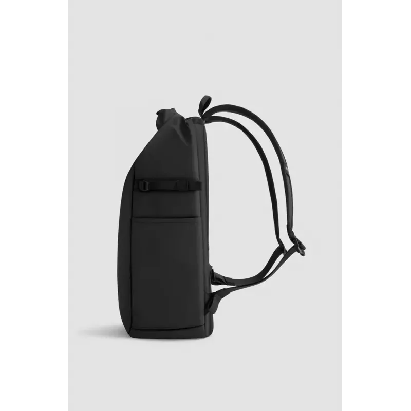 Kuprinė XDDESIGN P706.2801 Urban atspari vandeniui 20L, 15,6 colio nešiojamojo kompiuterio skyrius, Juoda