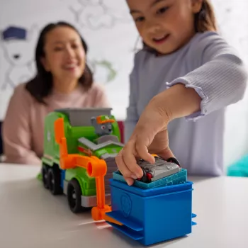 PAW Patrol: „Crush N’ Roll“ perdirbimo sunkvežimis su Rocky figūrėle ir transformuojančia suspaustą šiukšlių transporto priemonę, žaislai berniukams ir mergaitėms nuo 3 metų