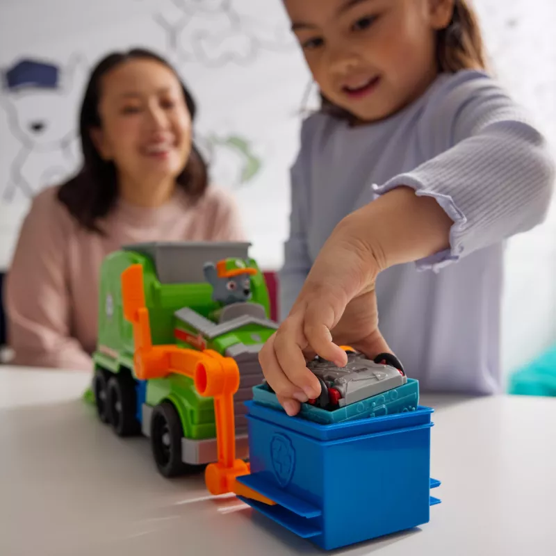 PAW Patrol: „Crush N’ Roll“ perdirbimo sunkvežimis su Rocky figūrėle ir transformuojančia suspaustą šiukšlių transporto priemonę, žaislai berniukams ir mergaitėms nuo 3 metų