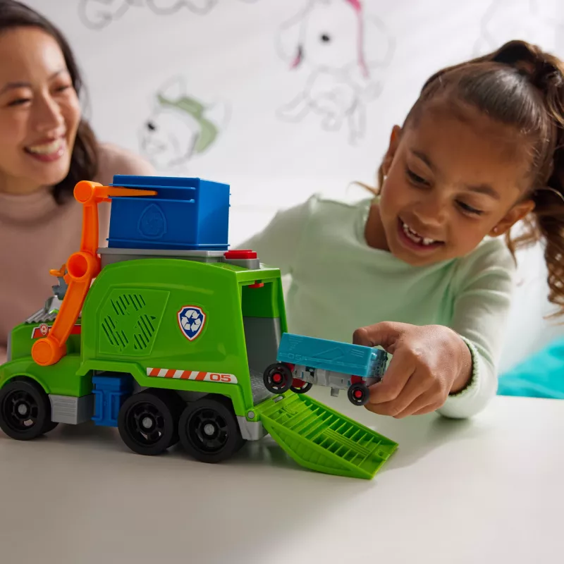 PAW Patrol: „Crush N’ Roll“ perdirbimo sunkvežimis su Rocky figūrėle ir transformuojančia suspaustą šiukšlių transporto priemonę, žaislai berniukams ir mergaitėms nuo 3 metų