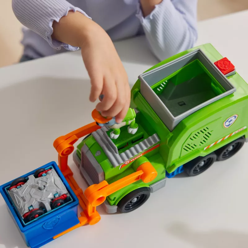 PAW Patrol: „Crush N’ Roll“ perdirbimo sunkvežimis su Rocky figūrėle ir transformuojančia suspaustą šiukšlių transporto priemonę, žaislai berniukams ir mergaitėms nuo 3 metų