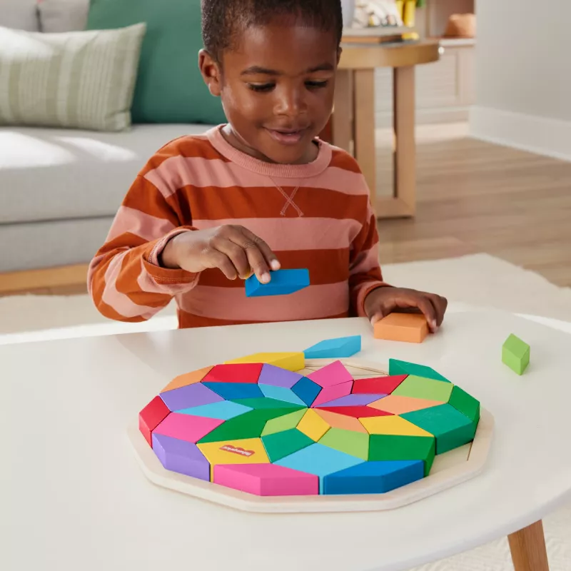 Fisher-Price medinė mandalos geometrinė dėlionė mažiems vaikams ir vaikams, 40 medinių detalių