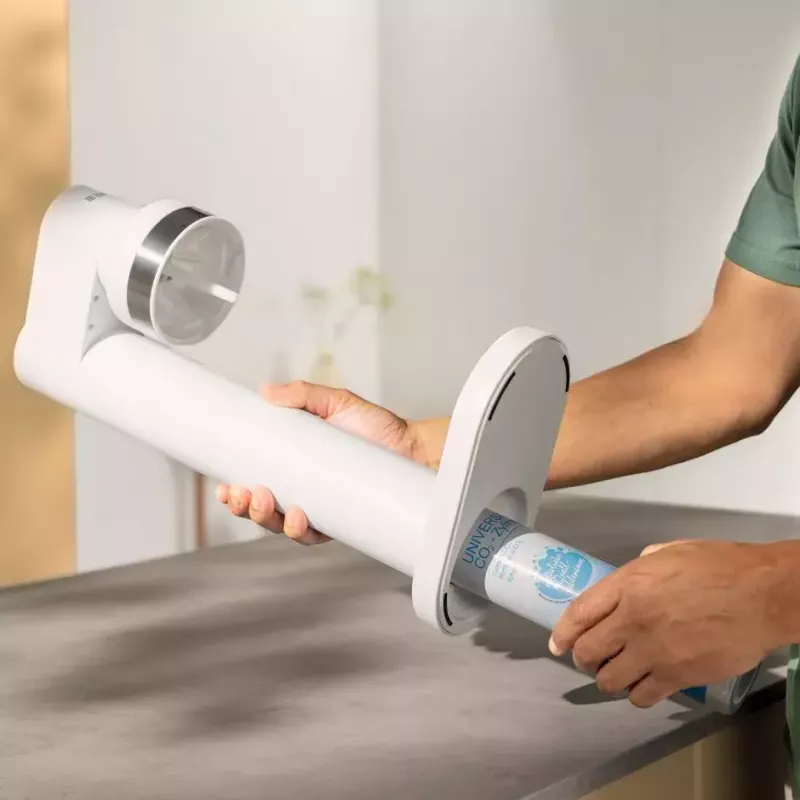Sodos aparatas BRITA Carbonator 1046730 White — kompaktiškas stalviršio karbonizatorius su 2 buteliais (231×126×443 mm)