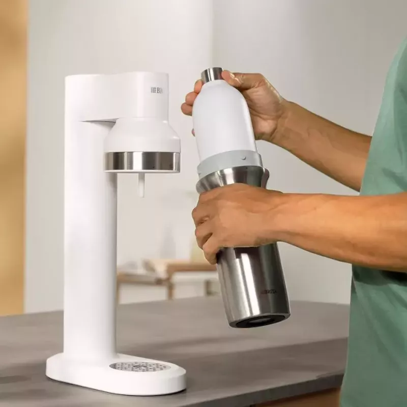Sodos aparatas BRITA Carbonator 1046730 White — kompaktiškas stalviršio karbonizatorius su 2 buteliais (231×126×443 mm)
