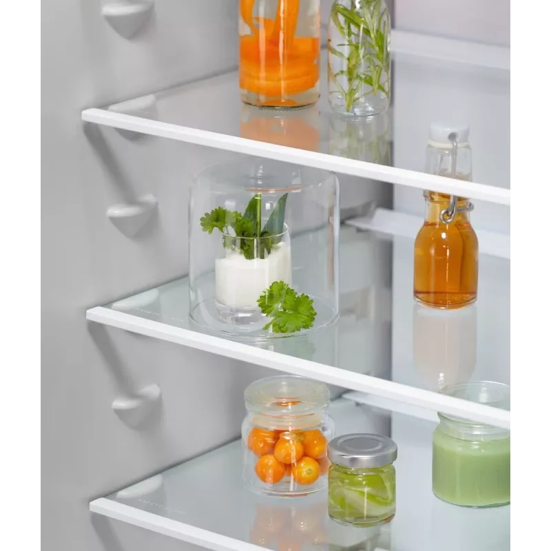 Įmontuojamas šaldytuvas Electrolux LNT6NE18S — 257 L, lietiminis valdymas, apačioje esantis šaldiklis, No Frost, baltas