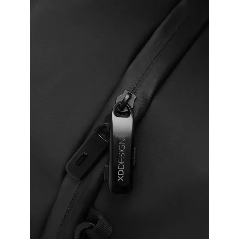 Duffle bag XDDESIGN P706.2901, vandeniui atsparus, 50×33×26 cm, 900 g, tinka iki 16 colių nešiojamam kompiuteriui, petnešėlė, atšvaitai