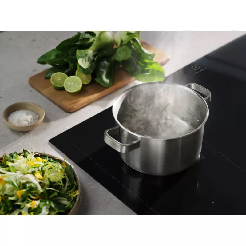 Electrolux Serie 500 EIT60433CT Juoda Integruota 60 cm Zoninė indukcinė kaitlentė 4 zonos