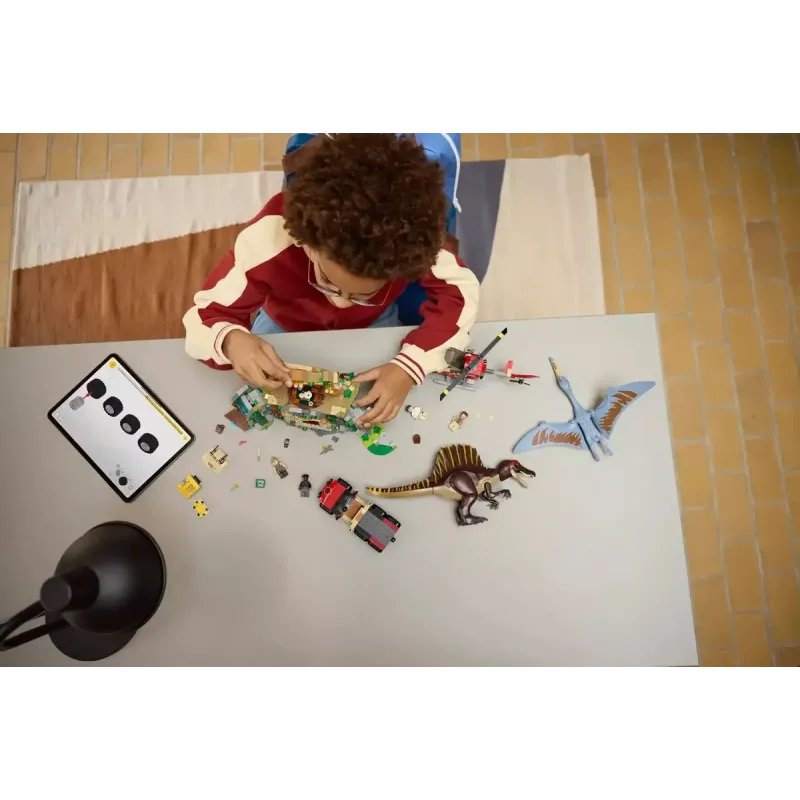 LEGO Jurassic World Oro misija su kecalkoatliu ir spinozauru 76976 — 984 dalys, 4 minifigūrėlės, amžius 8+