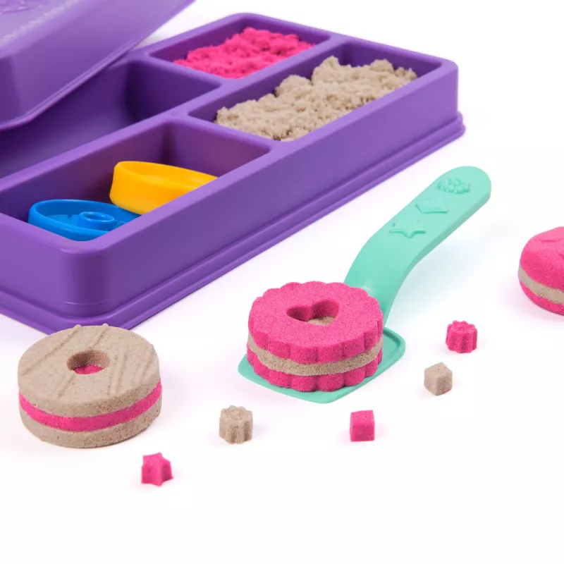 Spin Master Kinetic Sand - Sausainių dėžutė, žaidimų smėlis