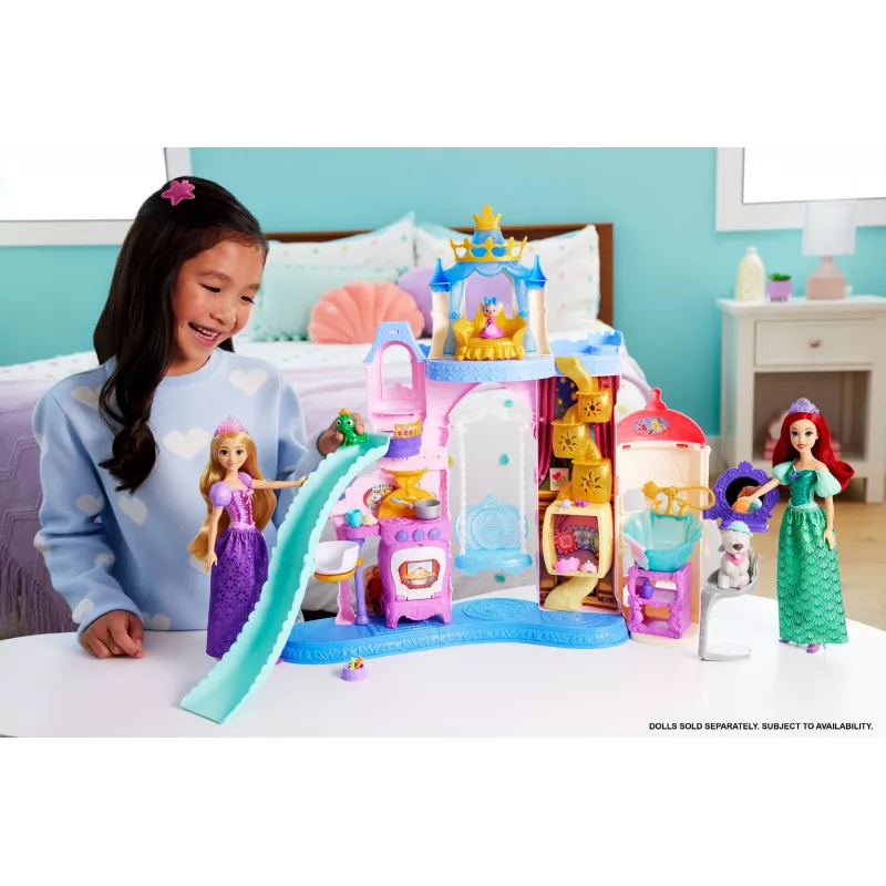 Disney Princess Pet Palace žaidimų rinkinys su 7 žaidimo zonomis, 3 gyvūnų draugais ir daugiau nei 20 baldų bei aksesuarų