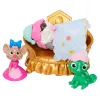 Disney Princess Pet Palace žaidimų rinkinys su 7 žaidimo zonomis, 3 gyvūnų draugais ir daugiau nei 20 baldų bei aksesuarų