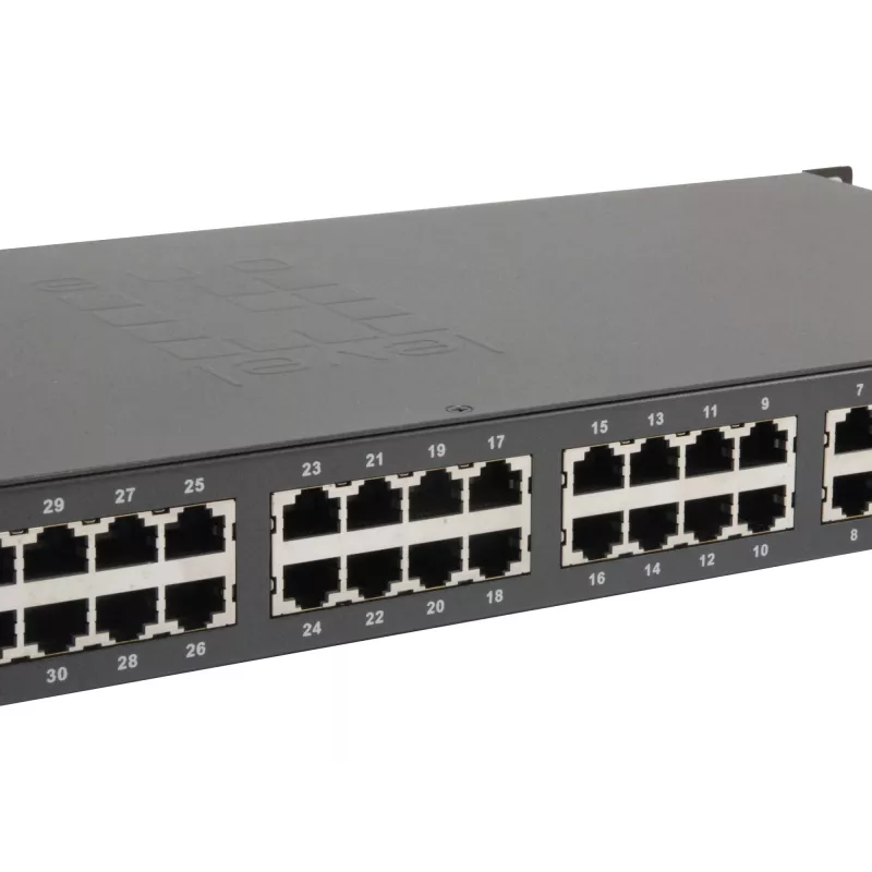 „LevelOne“ 34 prievadų greitojo eterneto PoE komutatorius, 802.3at/af PoE, 32 PoE išėjimai, 2 x Gigabit RJ45, 630 W