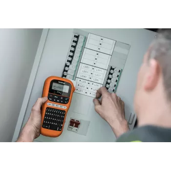Brother PT-E110 etikečių spausdintuvas Terminis pernešimas 180 x 180 DPI 20 mm/sek. HGe/TZe QWERTY