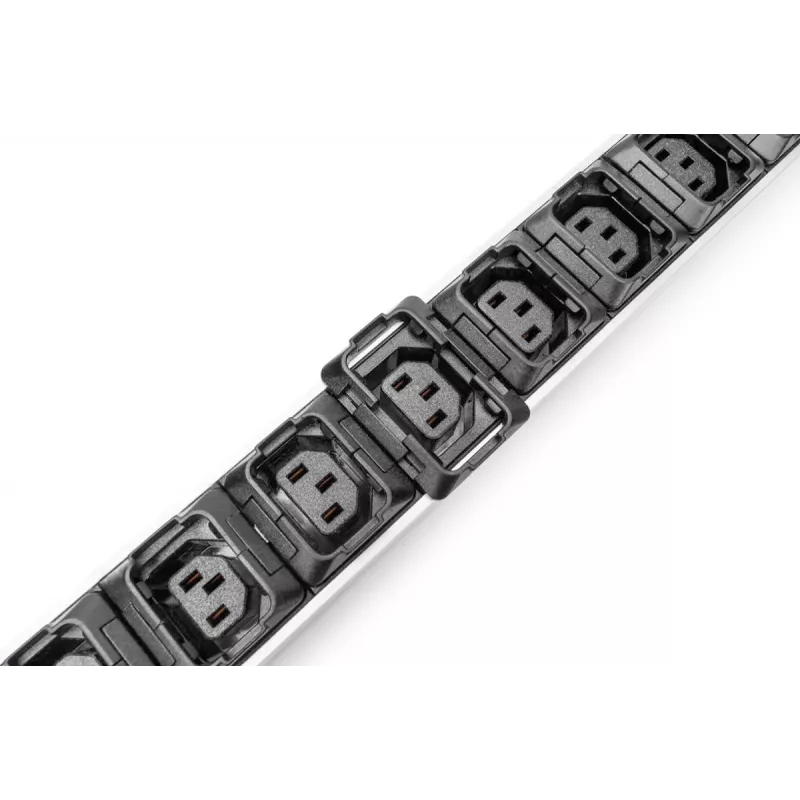 DIGITUS IT BASIC PDU. 3PH. 16A. 24 x C13. 3 x C19 Vertikalus. 3 m laidas. IEC309 3Ph-16A kištukas