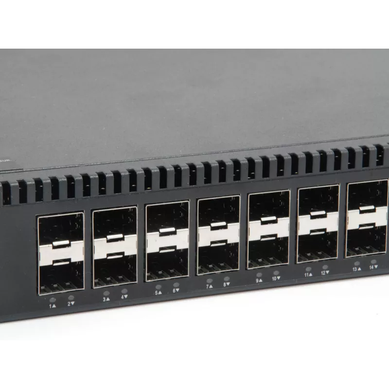 LevelOne KILBY 28 prievadų L3 Lite valdomas gigabitas šviesolaidinis komutatorius, 4 x 10GbE SFP+, 4 x gigabito SFP/RJ45 kombinuoti prievadai