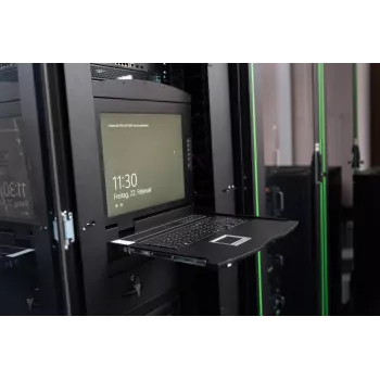 DIGITUS modulinė 43,2 cm (17 colių) TFT konsolė su 8 prievadų KVM RAL 9005 juoda - Qwertzu vokiška