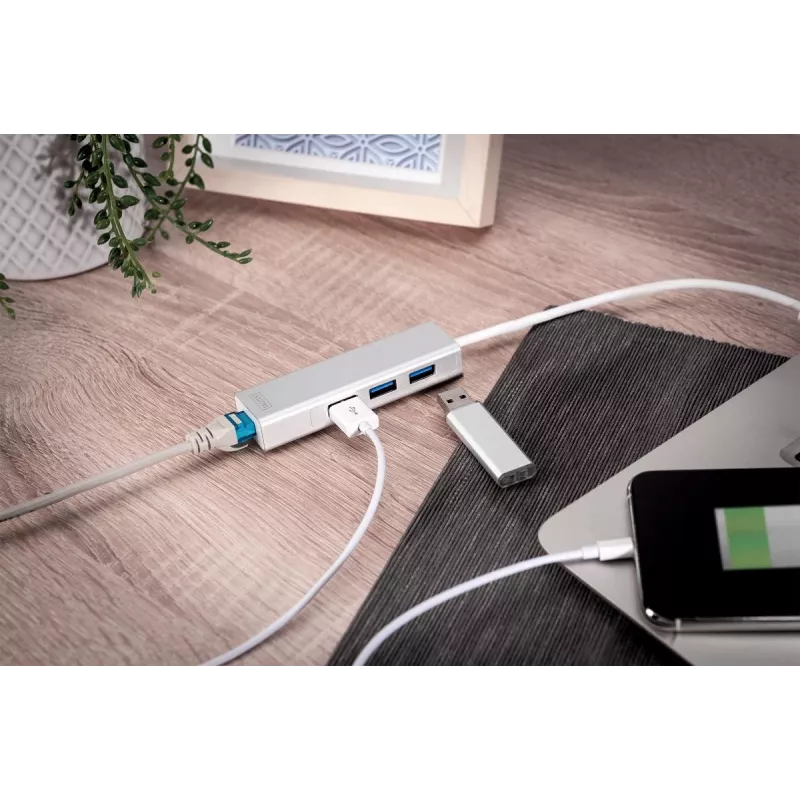 DIGITUS USB 3.0, 3 prievadų HUB ir Gigabit LAN adapteris 3xUSB A/F, 1xUSB A/M, 1xRJ45 LAN Palaiko Windows ir Mac OS