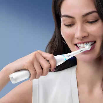 Oral-B iO elektrinis dantų šepetėlis Suaugusiems Rotacinis dantų šepetėlis Baltas