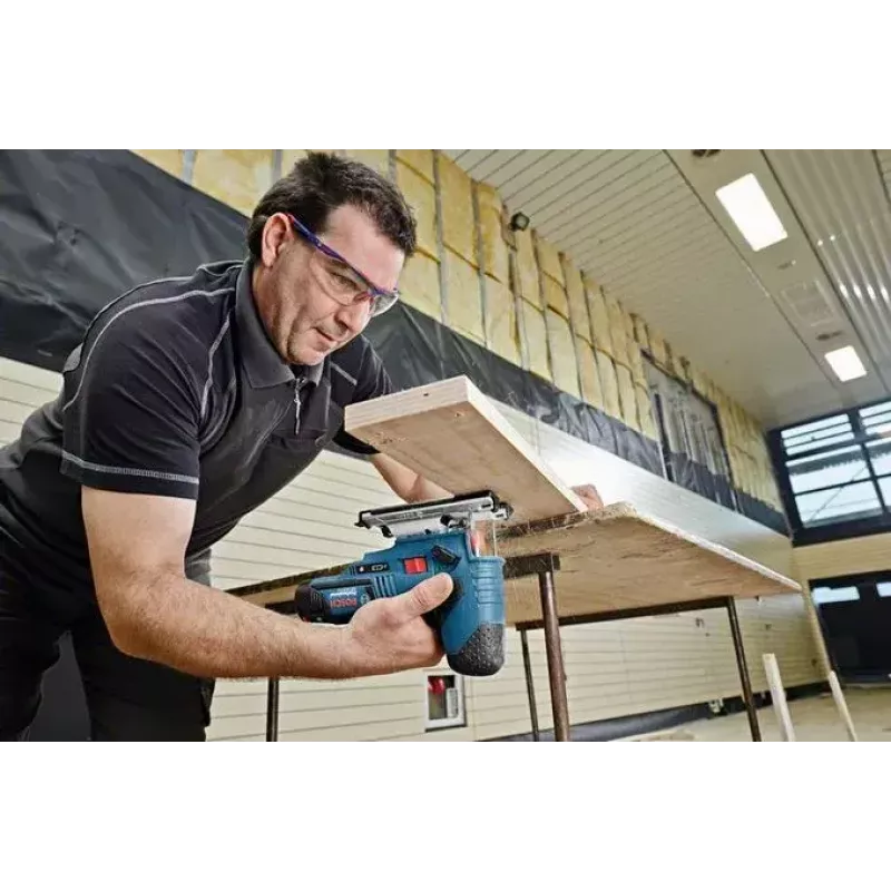 Bosch GST 10,8 V-LI akumuliatorinis siaurapjūklis 1,5 kg