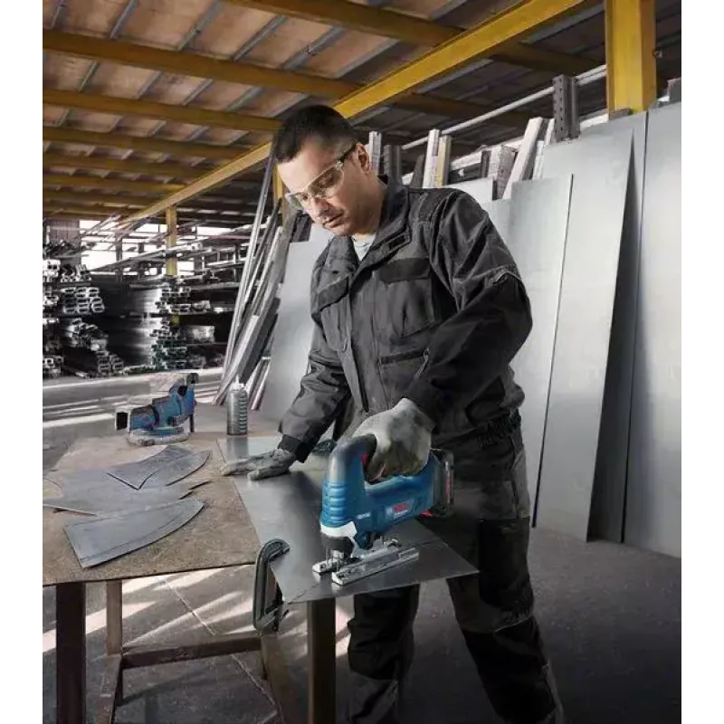 Bosch GST 18V-125 B Professional akumuliatorinis siaurapjūklis