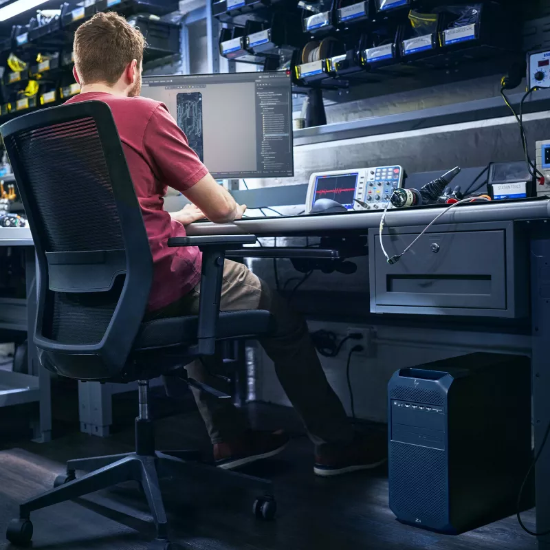 Workstation HP Z4 G5 Intel Xeon W5-2545 64GB RAM 1TB SSD NVIDIA RTX 4500 Ada Windows 11 Pro