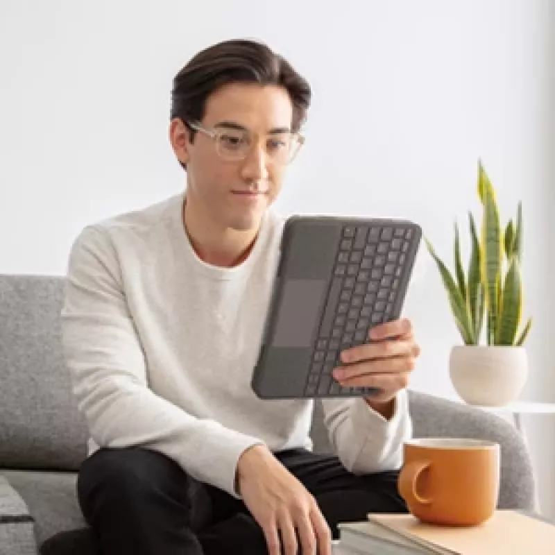 LOGITECH Folio Touch klaviatūros dėklas su apšvietimu ir jutikliniu kilimėliu Oxford Grey, skirtas iPad Air (4 kartos), vokiška QWERTZ