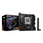 GIGABYTE B850I AORUS PRO pagrindinė plokštė – AMD Ryzen 9000 serijos procesoriams, 8+2+1 fazių skaitmeninis VRM, iki 8400MHz DDR5 (OC), 1xPCIe 5.0 + 1xPCIe 4.0 M.2, 2.5LAN, WIFI 7, USB 3.2 Gen 2