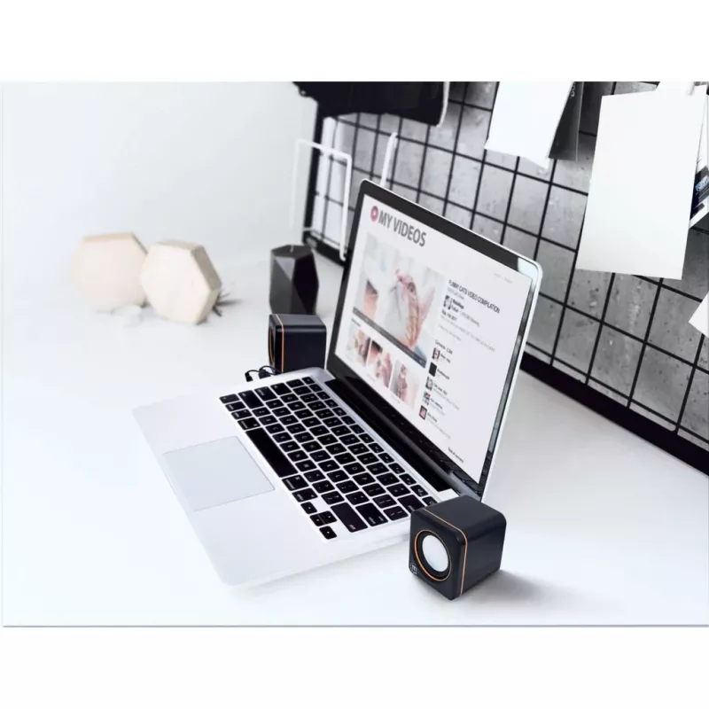 Manhattan 2600 Series Speaker System, Small Size, Big Sound, Two Speakers, Stereo, USB power, Output: 2x 3W, 3.5mm plug for sound, In-Line volume control, kabelis 0.9m, Juoda, Three Year Warranty