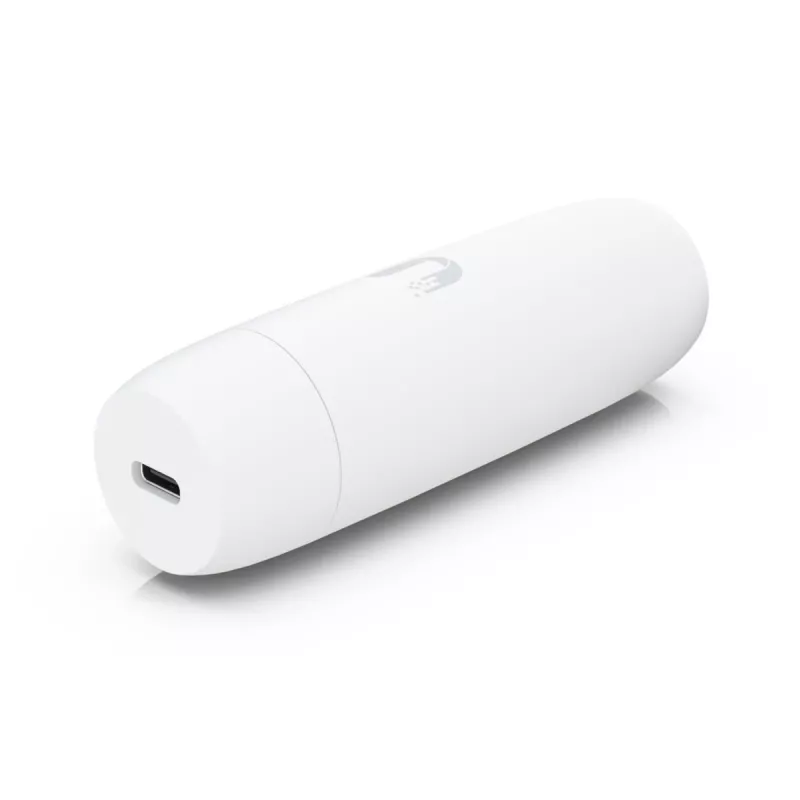 PoE adapteris UBIQUITI UACC-ADAPTER-POE-USBC — 48 V įvestis, 5 V 0,25 A išvestis, kompaktiškas 30,4×30,4×95 mm, baltas