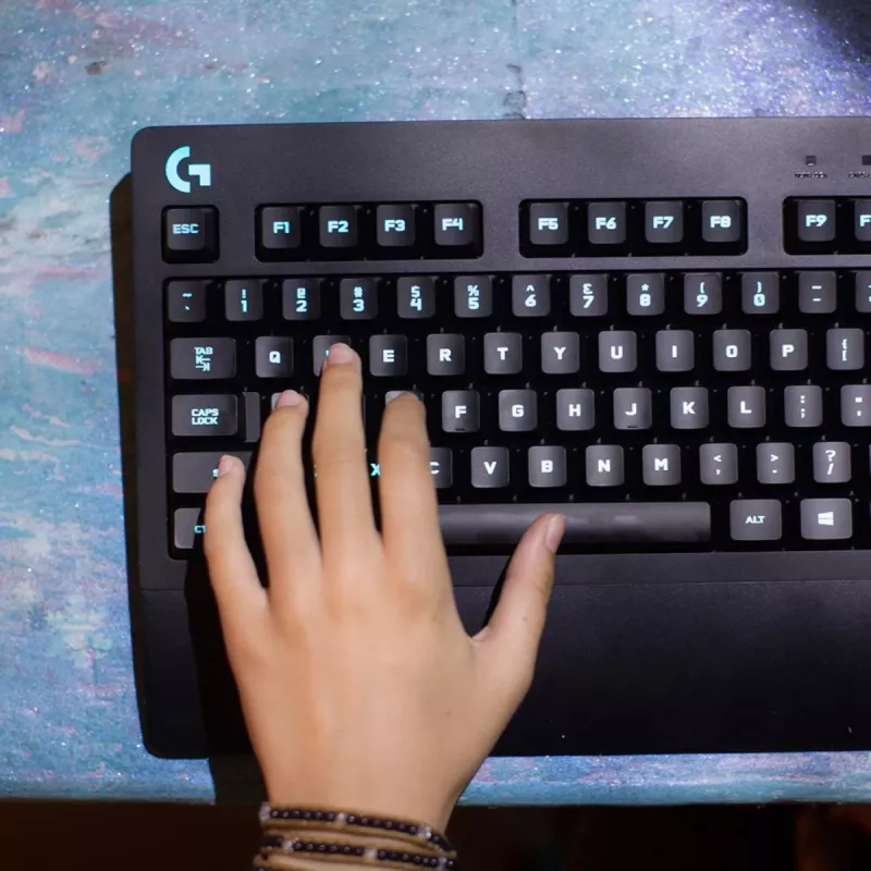 LOGITECH G213 Prodigy žaidimų klaviatūra USB - azerty belgų