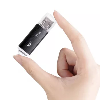 SILICON POWER Ultima U02 - 32 GB USB atmintinė - USB 2.0 - juoda