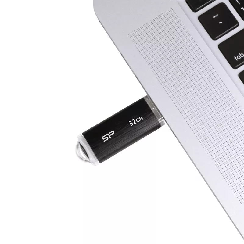 SILICON POWER Ultima U02 - 32 GB USB atmintinė - USB 2.0 - juoda