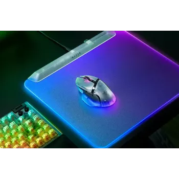 Žaidimų pelė Razer Basilisk V3 Pro 35K Phantom White Edition — optinėms ir lazerinėms pelėms optimizuotas žaidimų paviršius