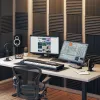 ALOGIC stalinis monitorius - Clarity Max Touch - 32 colių liečiamasis ekranas - 3840x2160 (4K UHD) su USB-C maitinimo tiekimu ir internetine kamera
