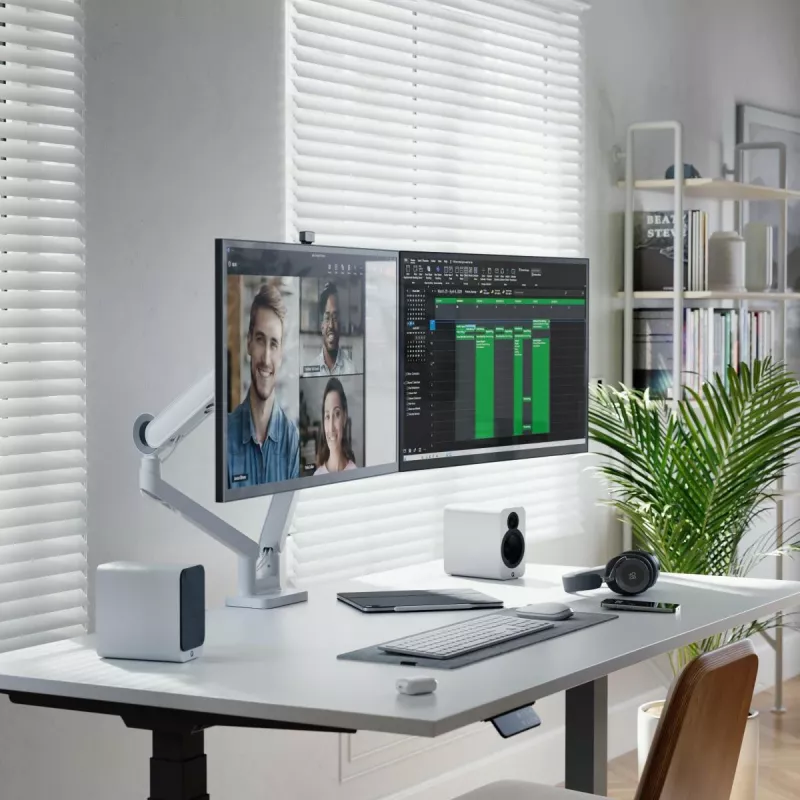 ALOGIC stalinis monitorius - Clarity Max Touch - 32 colių liečiamasis ekranas - 3840x2160 (4K UHD) su USB-C maitinimo tiekimu ir internetine kamera