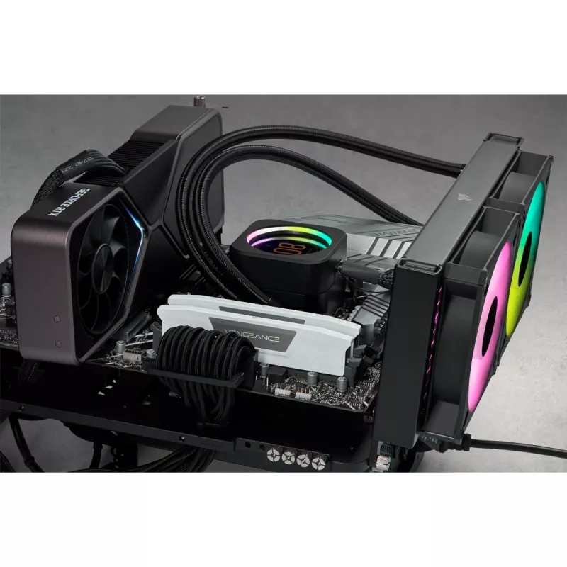 CORSAIR atminties rinkinys 32GB (2x16GB) DDR5 DRAM 5200MT/s CL40 Vengeance - balta