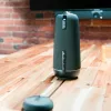 Owl Labs Expansion Mic, skirtas Meeting Owl 3 – praplėskite garso aprėptį didesnėse erdvėse 8 pėdomis (2,5 metro) mikrofono kryptimi.