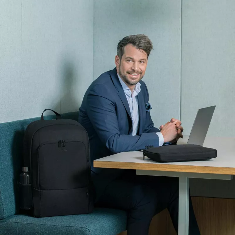 DICOTA Eco Backpack Base - 13-14,1 col. nešiojamojo kompiuterio kuprinė - juoda / 300d RPET poliesteris