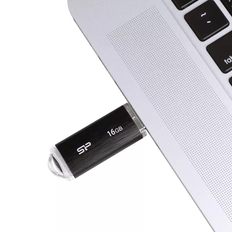 SILICON POWER Ultima U02 – 16 GB USB atmintukas – USB 2.0 – Juoda (moq-30)