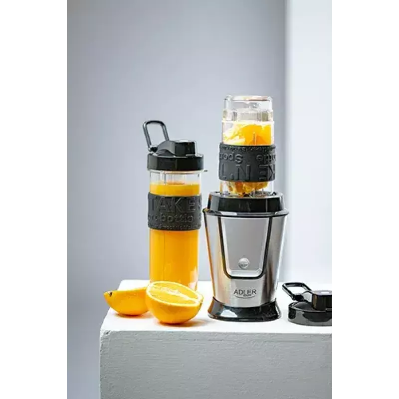 Sport blender Adler AD 4081 — nešiojamasis asmeninis trintuvas, 800 W maks., 0,57 l puodelis, nerūdijančio plieno peilis, 2 buteliai
