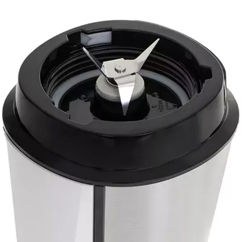 Sport blender Adler AD 4081 — nešiojamasis asmeninis trintuvas, 800 W maks., 0,57 l puodelis, nerūdijančio plieno peilis, 2 buteliai