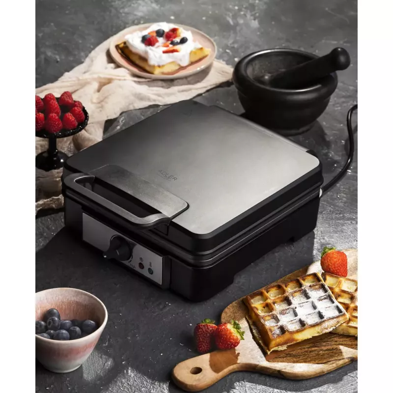 Waffle iron Adler AD 3049, 4 square waffles, non-stick, 1800 W, Juoda