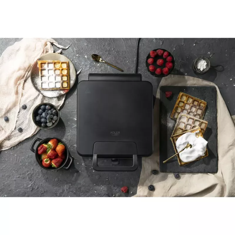 Waffle iron Adler AD 3049, 4 square waffles, non-stick, 1800 W, Juoda