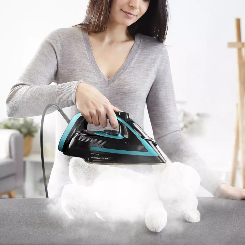 Tefal Puregliss FV8066 sausas ir garo lygintuvas Durilium AirGlide Autoclean padas 3000 W juoda, mėlyna