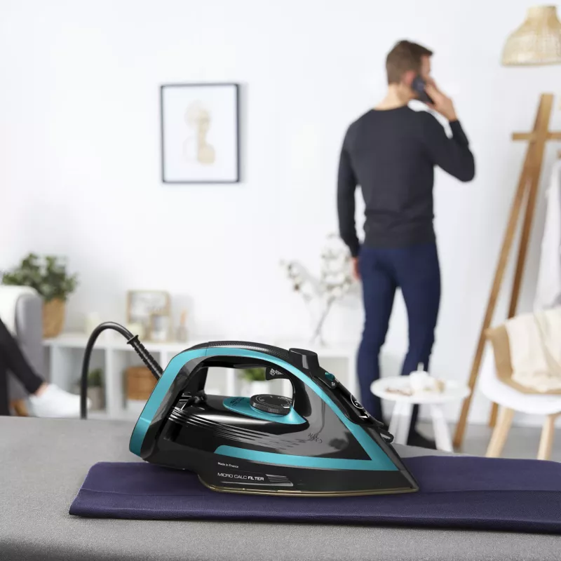 Tefal Puregliss FV8066 sausas ir garo lygintuvas Durilium AirGlide Autoclean padas 3000 W juoda, mėlyna