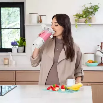 Sport blender NUTRIBULLET Portable 0.475 L baltas su Tritan dubeniu ir nerūdijančio plieno ašmenimis, maitinamas baterijomis
